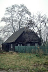 Das Schrotholzhaus Viereichen Nr. 10 wurde in den Erlichthof nach Rietschen umgesetzt.